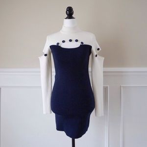 Open cleavage button design knit dress